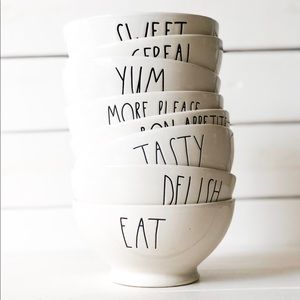 Set of 8 Rae Dunn Bowls